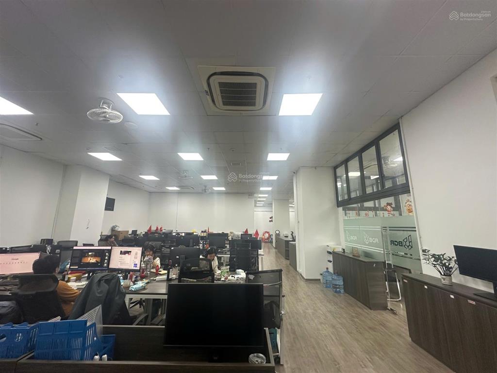 Chính chủ nhượng sàn văn phòng golden palace mễ trì 203m2
