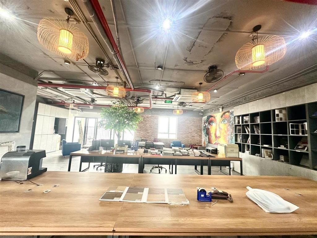 Chính chủ gửi, cần cho thuê văn phòng sẵn nội thất tại giảng võ 175m² 40tr