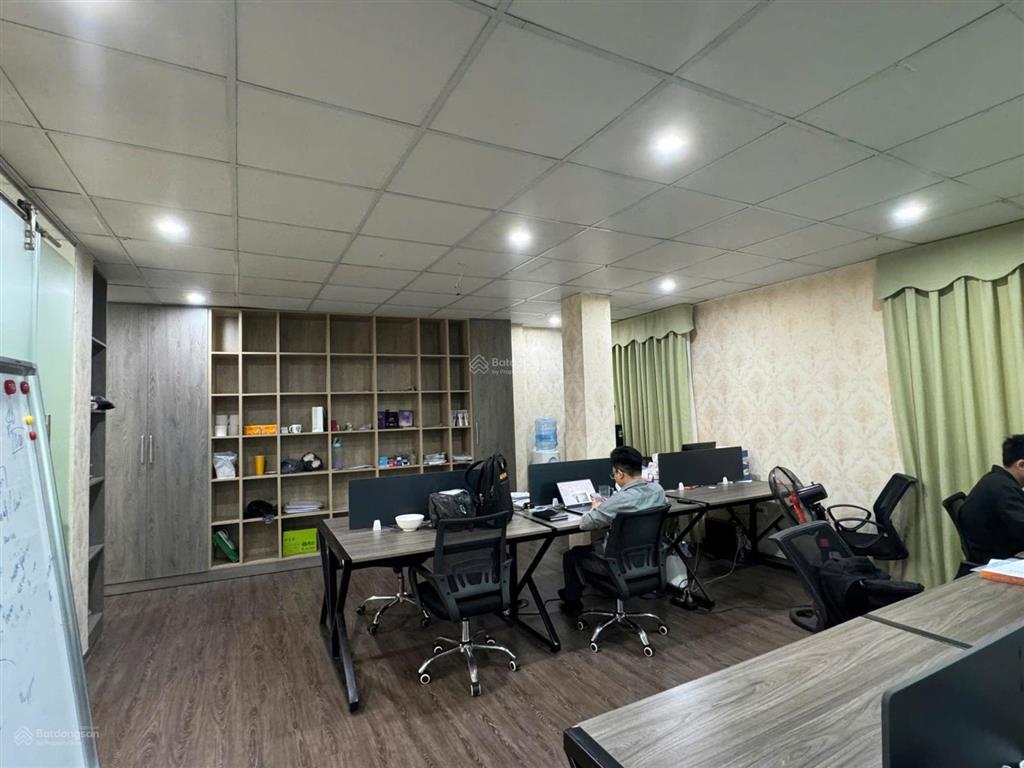 Chính chủ cho thuê văn phòng lô góc tại trung kính đôi 80m 15tr