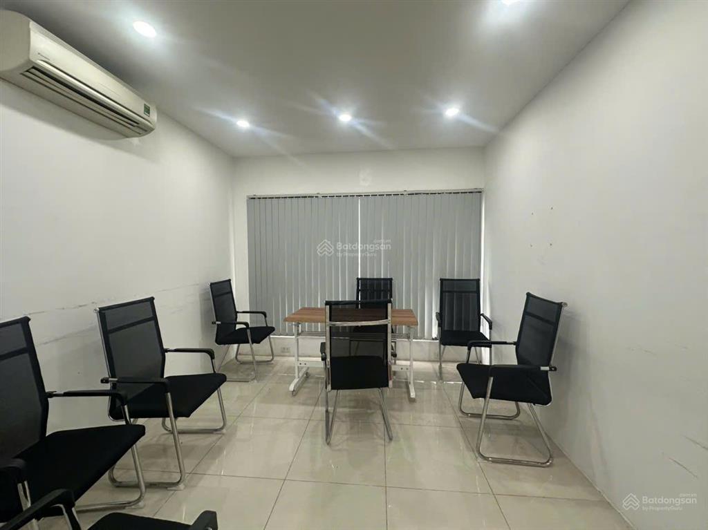 Cho thuê văn phòng sẵn nội thất trần thái tông cầu giấy 200m² 35tr