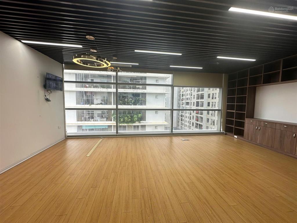 Bql cho thuê sàn văn phòng tại tòa hud 37 lê văn lương, thanh xuân dt 400m2 có cắt lẻ, 350k/m²
