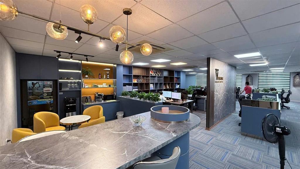 Cho thuê văn phòng tại duy tân, 40 triệu, 200 m2, tốt, giá tốt