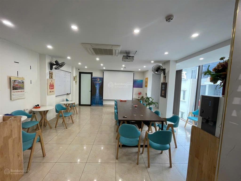 Cho thuê văn phòng lô góc siêu thoáng view đẹp 80m 16tr