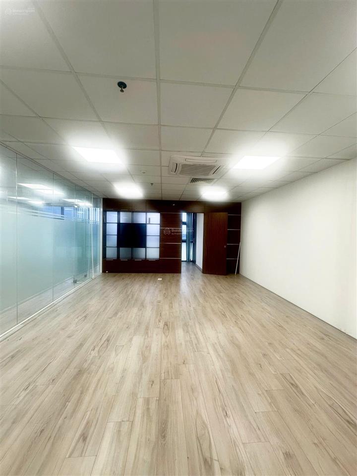 Cđt cho thuê văn phòng ngoại giao đoàn 220m2 cắt từ 110m2 ngăn sẵn phòng