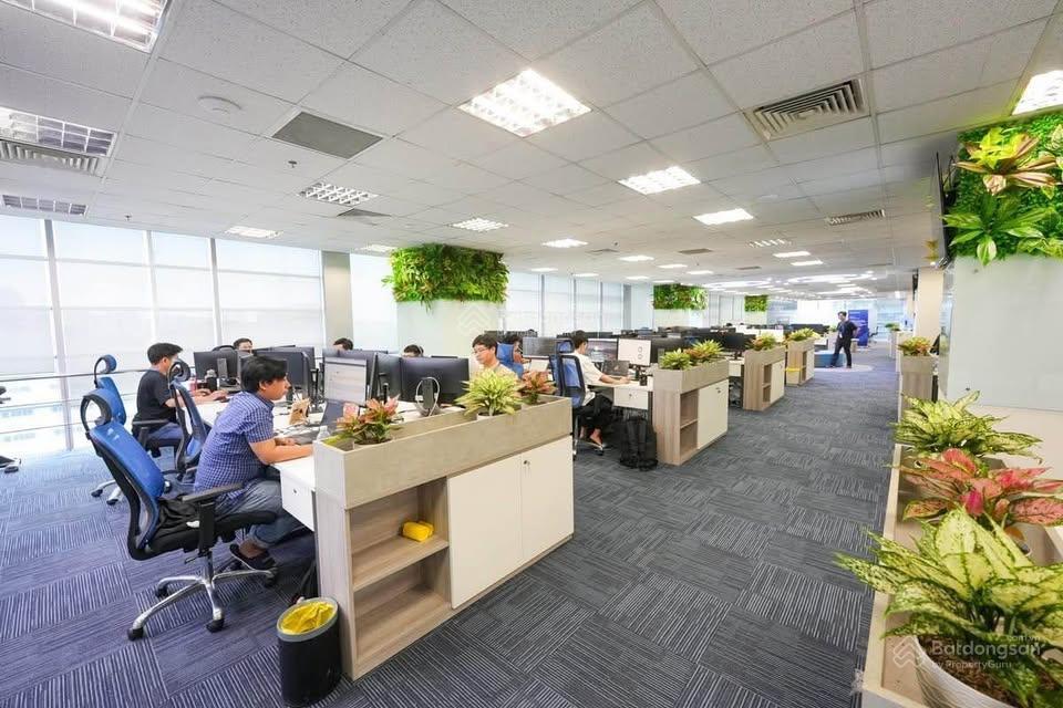 Cho thuê văn phòng nguyễn khánh toàn 200m 42 triệu/tháng