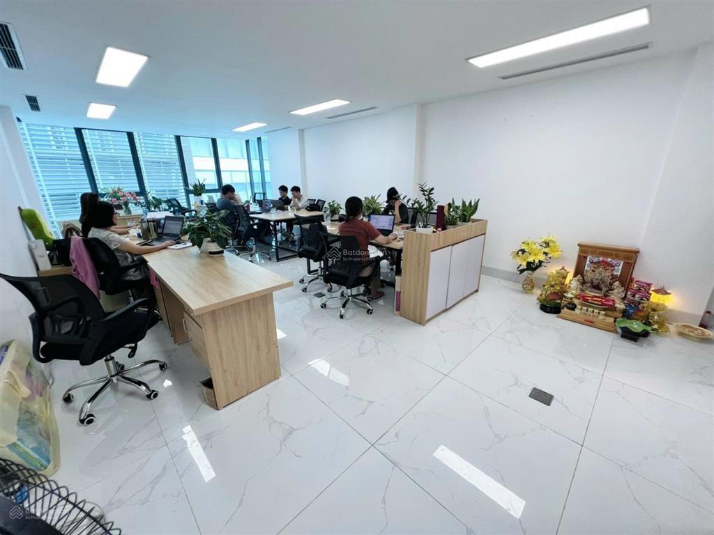 Cho thuê văn phòng 70m2, giá 13 triệu tại lê văn lương, nhân chính, thanh xuân