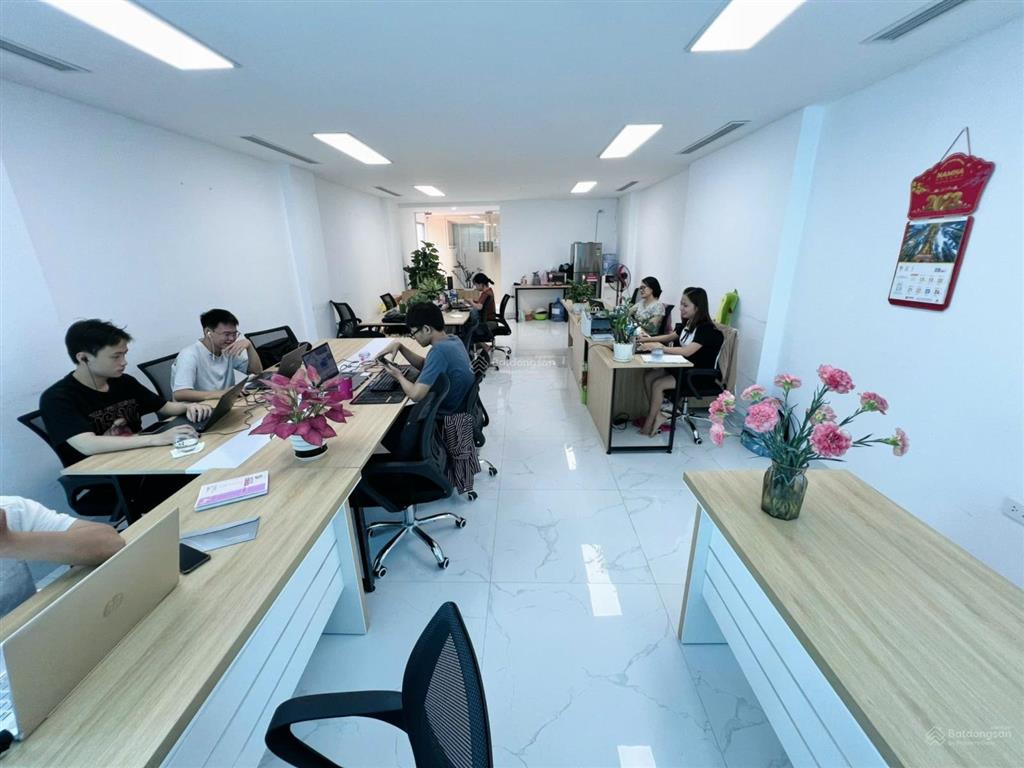 Cho thuê văn phòng 70m2, giá 13 triệu tại lê văn lương, nhân chính, thanh xuân