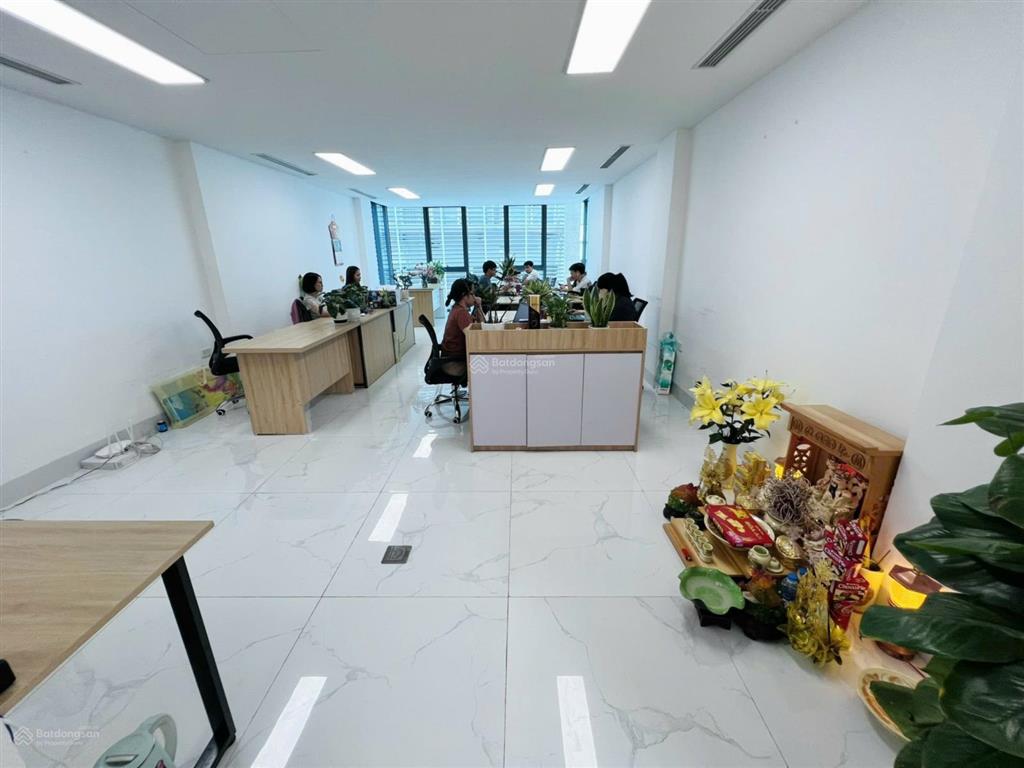 Cho thuê văn phòng 70m2, giá 13 triệu tại lê văn lương, nhân chính, thanh xuân
