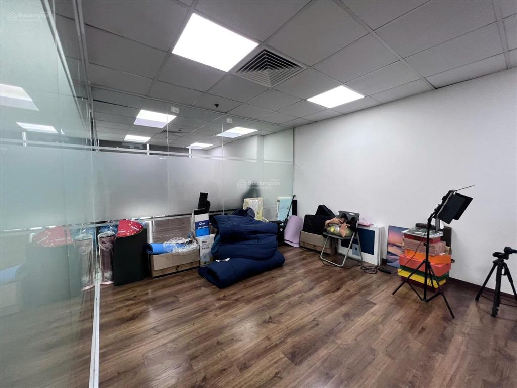Cho thuê văn phòng gần sudico mễ trì diện tích 500m² có cắt theo nhu cầu giá chỉ 300k/m²/th