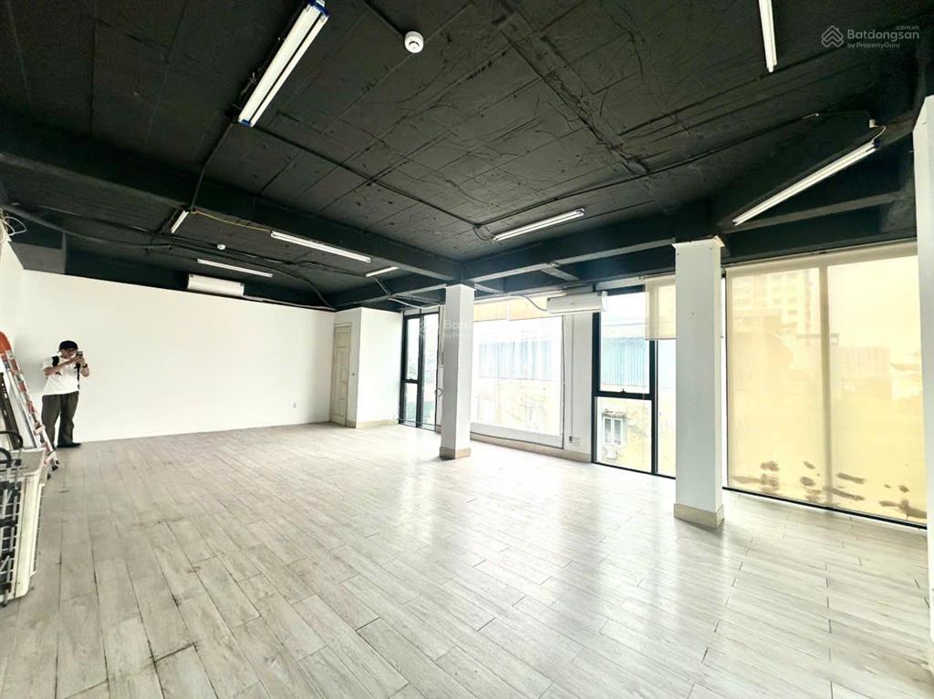 Cho thuê văn phòng 90m2, 18 triệu vnd tại nguyên hồng, đống đa, hà nội