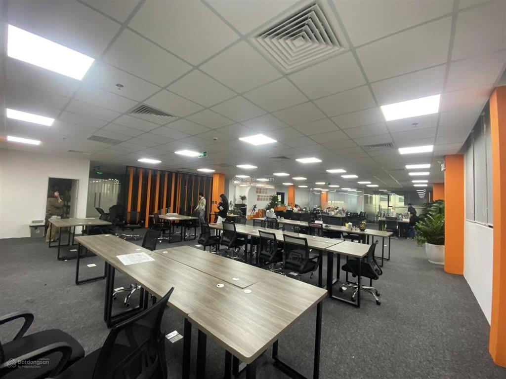Bql cho thuê văn phòng goldseason nguyễn tuân 350m2 cắt từ 80m2 300k/m2/th