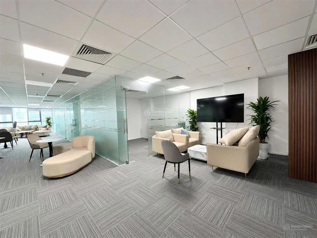 Cho thuê văn phòng hl building ngõ 82 duy tân, 350m2 cắt từ 70m2, 310k/m2/th