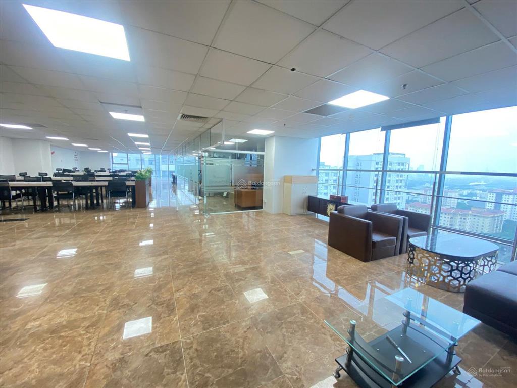 Golden field cho thuê văn phòng 220m 300k/m có cắt nửa