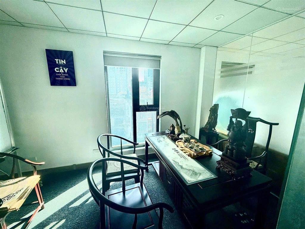 Cho thuê văn phòng lê đức thọ 130m 18 triệu/tháng