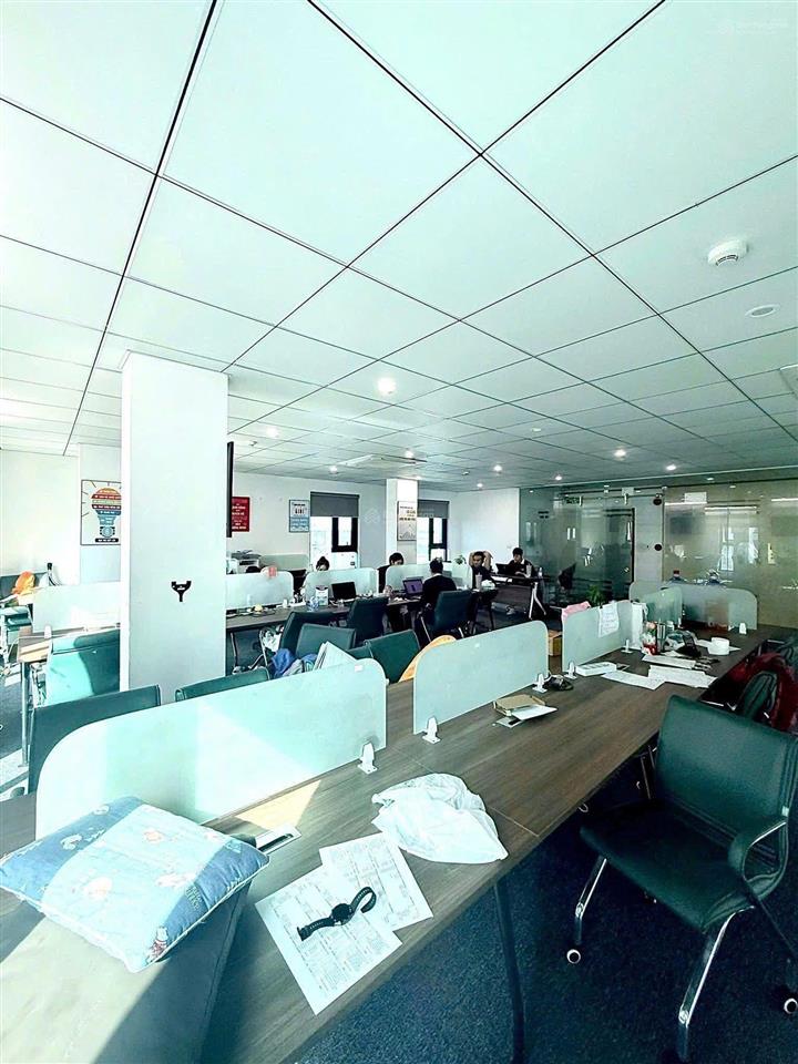Cho thuê văn phòng lê đức thọ 130m 18 triệu/tháng