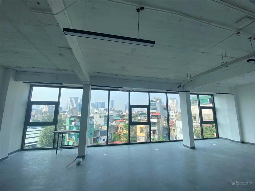 Cho thuê gấp văn phòng hoàng cầu 130m2 23tr/tháng