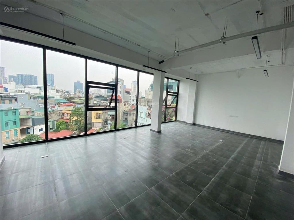 Cho thuê gấp văn phòng hoàng cầu 130m2 23tr/tháng
