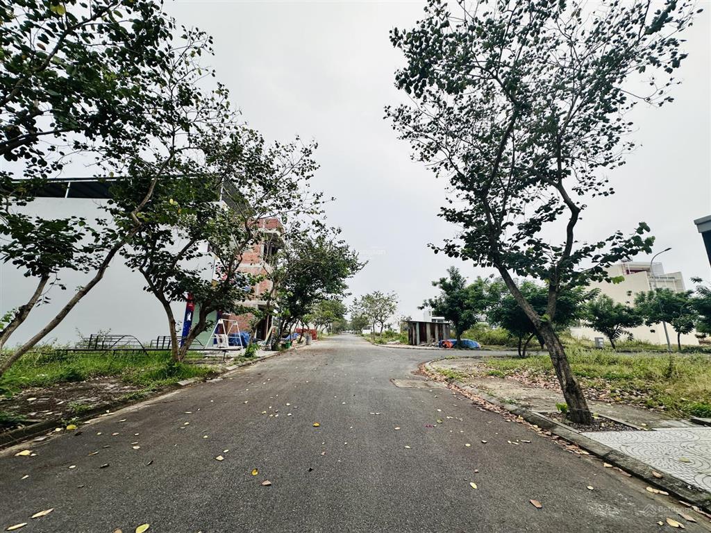 Bán lô đất 102m2 hướng tây khu v5 fpt city đà nẵng