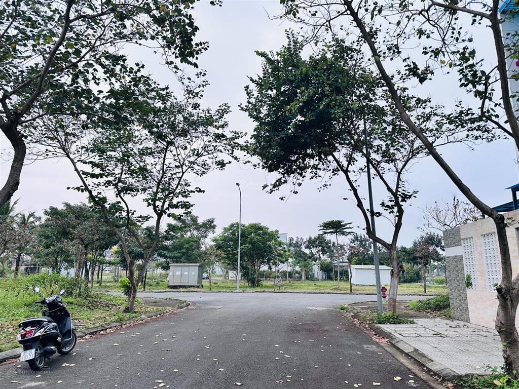 Bán lô đất 102m2 hướng tây khu v5 fpt city đà nẵng