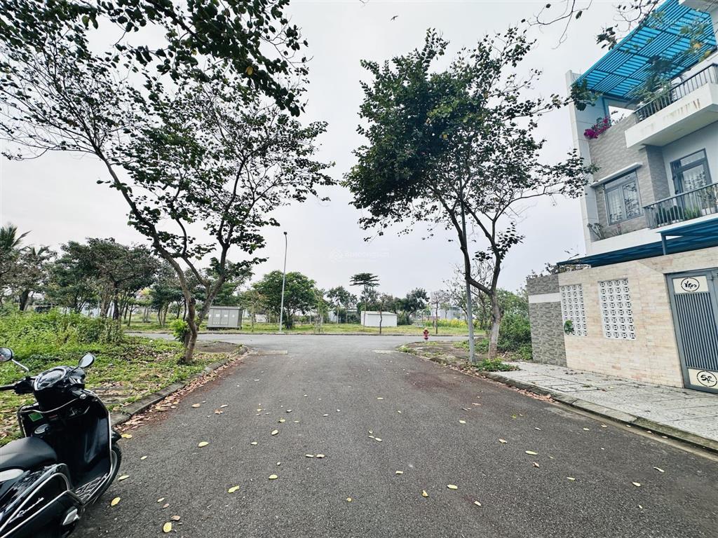 Bán lô đất 102m2 hướng tây khu v5 fpt city đà nẵng