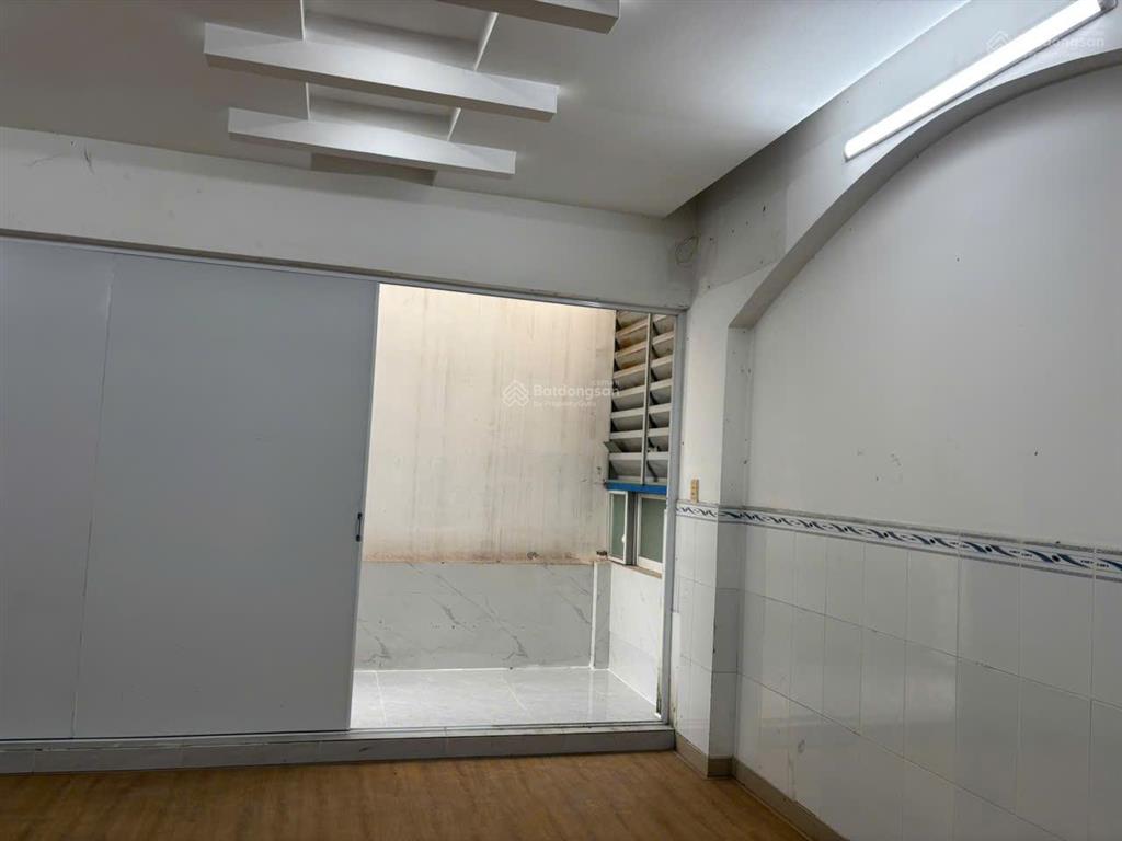 Cần tiền bán gấp nhà riêng mặt tiền lê thị riêng 1 đời chủ, khu dân cư đông đúc sầm uất nhất q12
