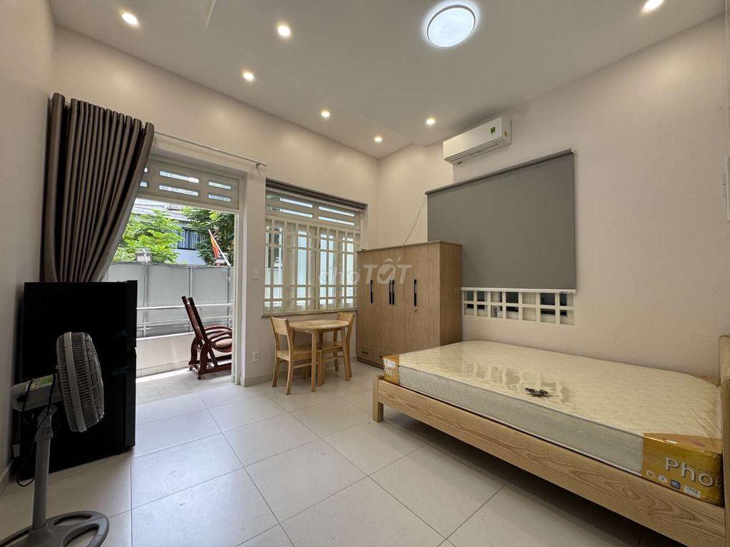 Căn hộ mt 40m2, siêu sang ban công nt xịn mới 100%, tr.tâm Q.3, 7.5tr.