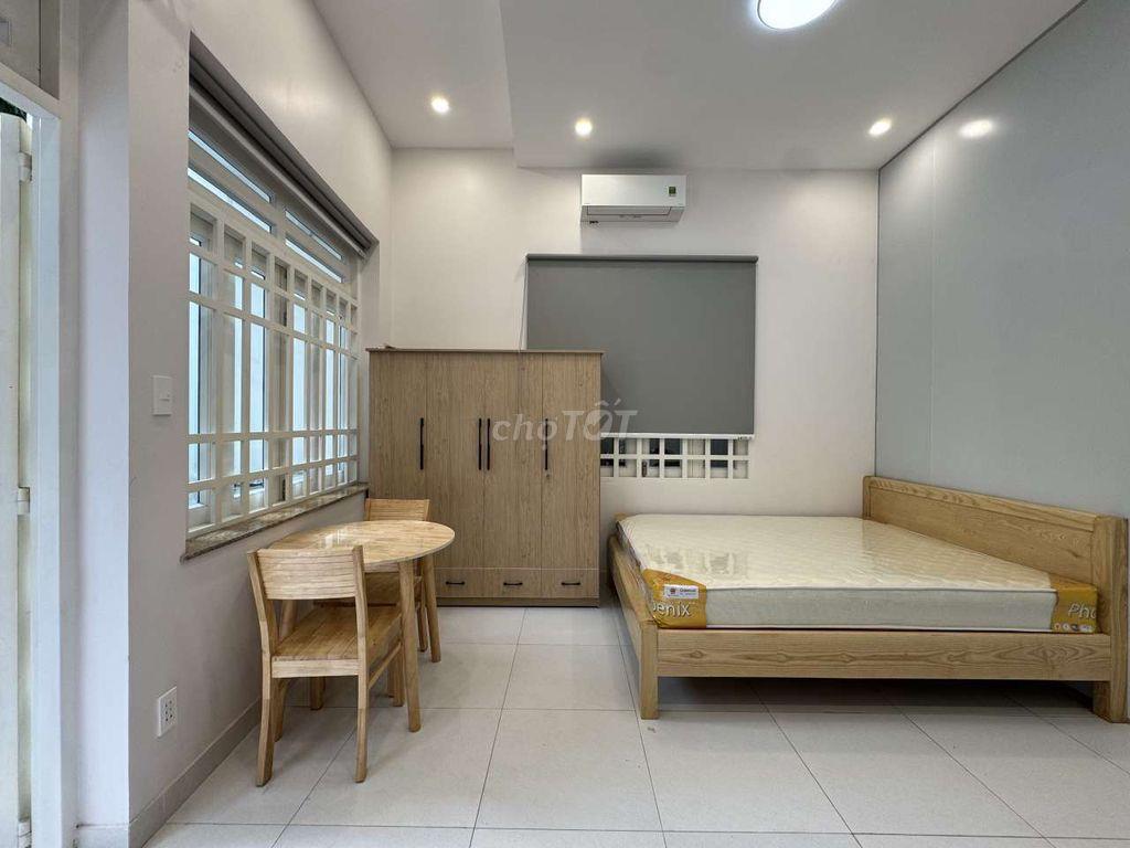 Căn hộ mt 40m2, siêu sang ban công nt xịn mới 100%, tr.tâm Q.3, 7.5tr.