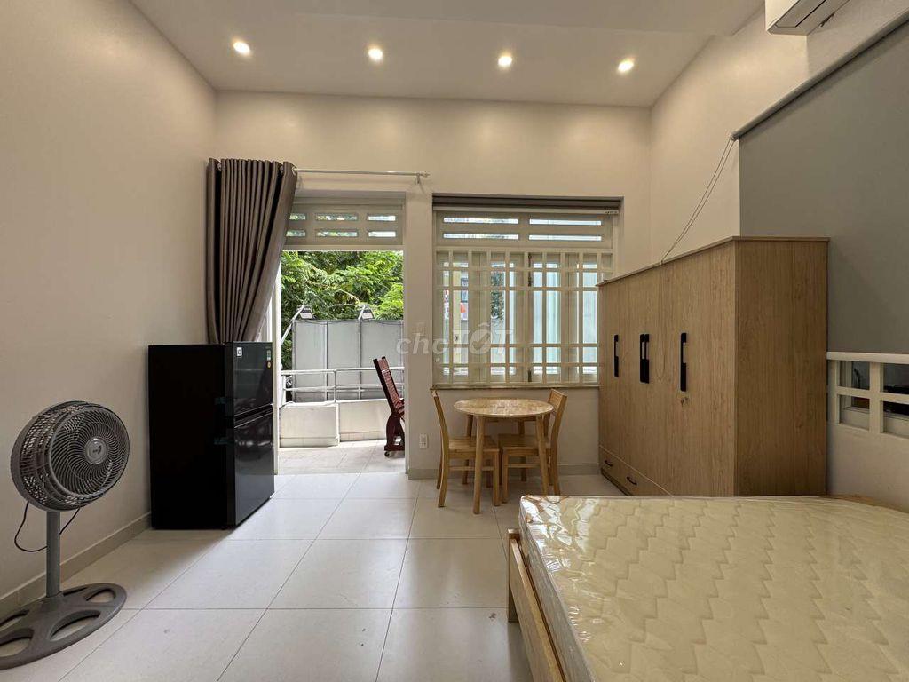 Căn hộ mt 40m2, siêu sang ban công nt xịn mới 100%, tr.tâm Q.3, 7.5tr.