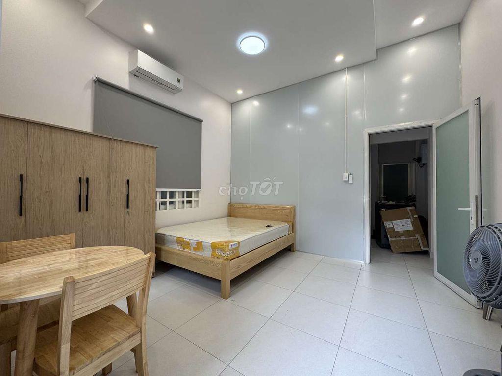Căn hộ mt 40m2, siêu sang ban công nt xịn mới 100%, tr.tâm Q.3, 7.5tr.