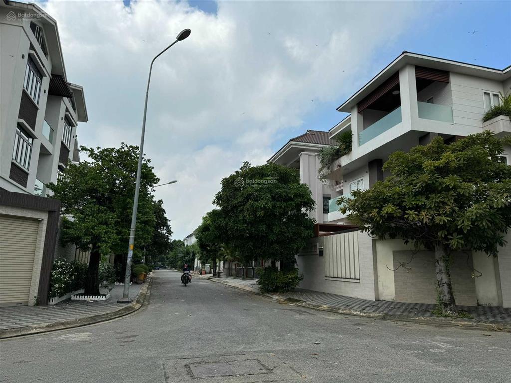 Bán nhanh biệt thự mới 15mx16m (240m2) 3 tầng đường đặng thùy trâm. giá 29 tỷ thương lượng