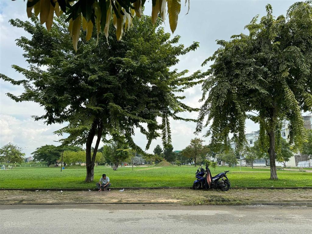 Bán nhanh biệt thự mới 15mx16m (240m2) 3 tầng đường đặng thùy trâm. giá 29 tỷ thương lượng