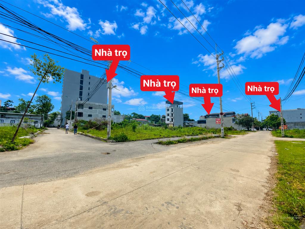 Lô góc kinh doanh được luôn tại hoà lạc , gần ngay trường đại học fpt , đại học điện lực ....