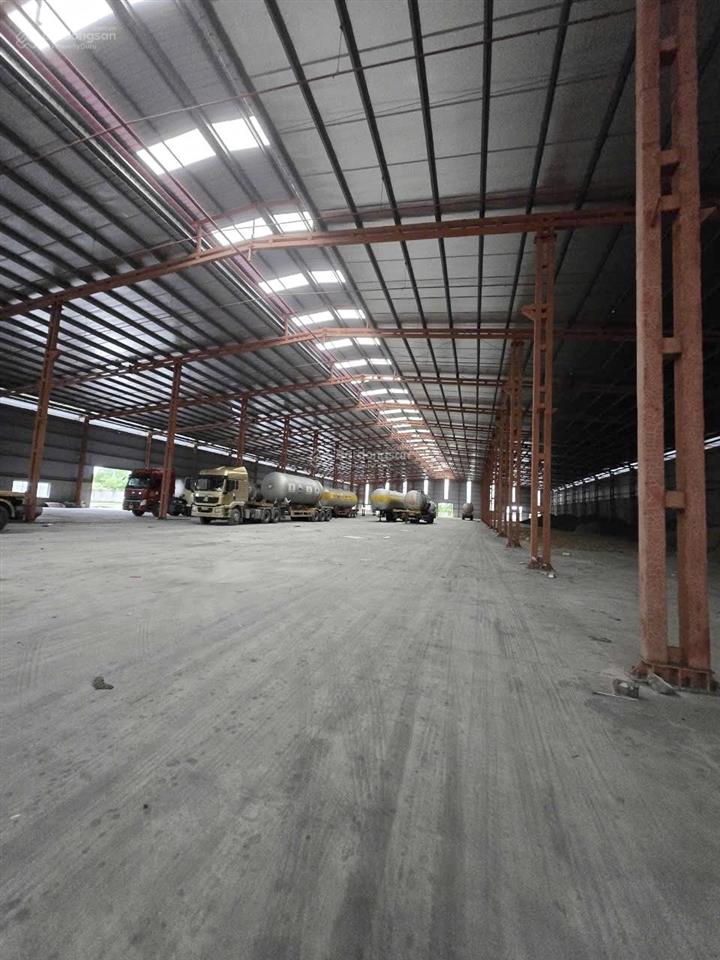 Cho thuê xưởng ở kcn tiên sơn,đại đồng. 3200m2 (có ngăn). pccc vòng ngoài nghiệm thu. giá 102ng/m2