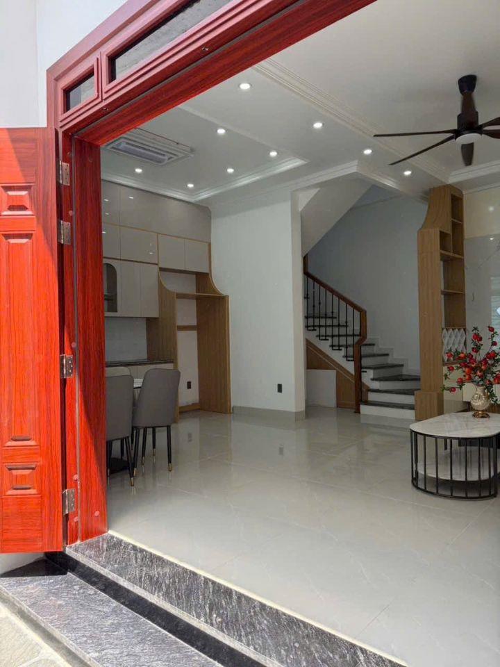 Bán nhà 3 tầng ngõ phố Đông Khê, ph Ngọc Châu, TP HD, 43m2, mt 7m, 3 ngủ, 3vs, 2.6x tỷ