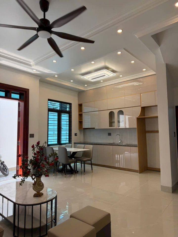 Bán nhà 3 tầng ngõ phố Đông Khê, ph Ngọc Châu, TP HD, 43m2, mt 7m, 3 ngủ, 3vs, 2.6x tỷ