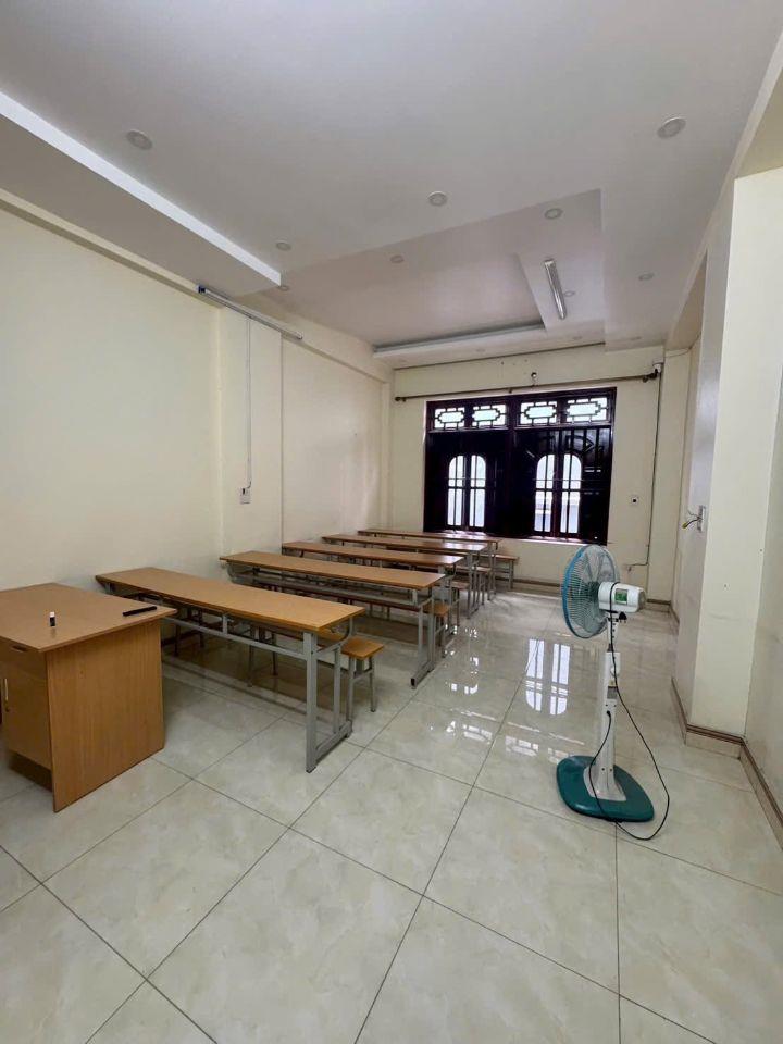Cho thuê lâu dài nhà mặt phố khu Đông Nam Cường, TP HD, 140m2, mt 8m, 3.5 tầng, vị trí đẹp, giá tốt
