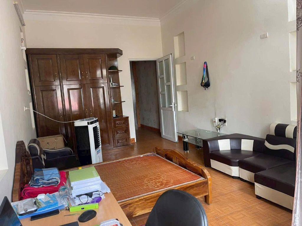 Bán nhà mặt ngõ 218 Vũ Hựu, ph Thanh Bình, TP HD, 80m2, mt 4m, 3 tầng, 3 ngủ, 2 vs, ngõ to