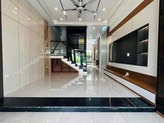Bán nhà 4 tầng mặt phố KĐT Ngọc Châu, Đồng Triều, ph Ngọc Châu, TP HD, 72m2, mt 4.5m, thang máy