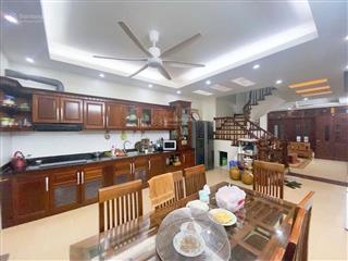 Đấu giá man bồi  mt 5m  5 tầng  phân lô vỉa hè 3 ô tô tránh nhau  vị trí xuất sắc