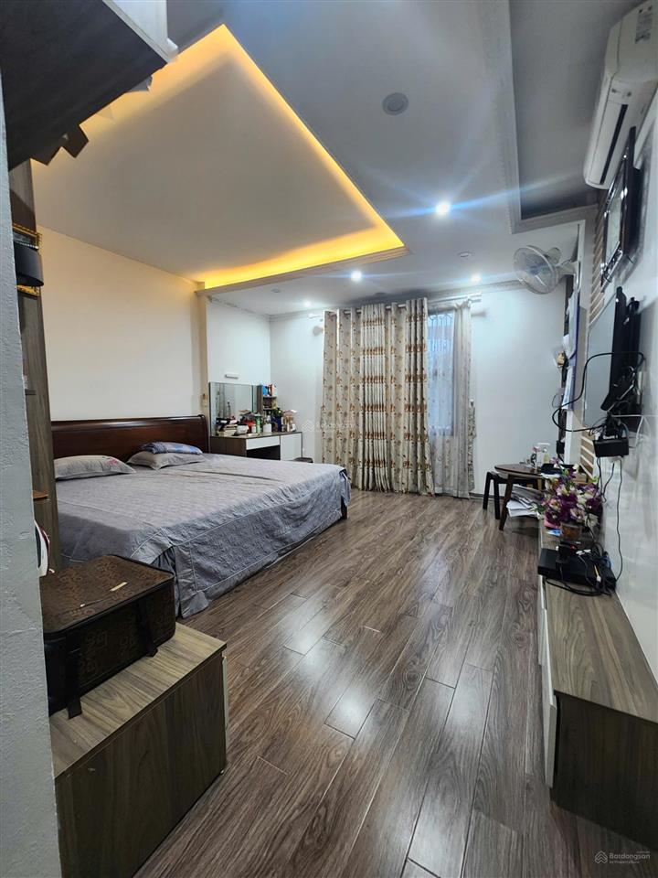 Vị trí đỉnh kinh doanh  mặt tiền 5m hot phố  giá quá rẻ  đang cho thuê kinh doanh 35 triệu