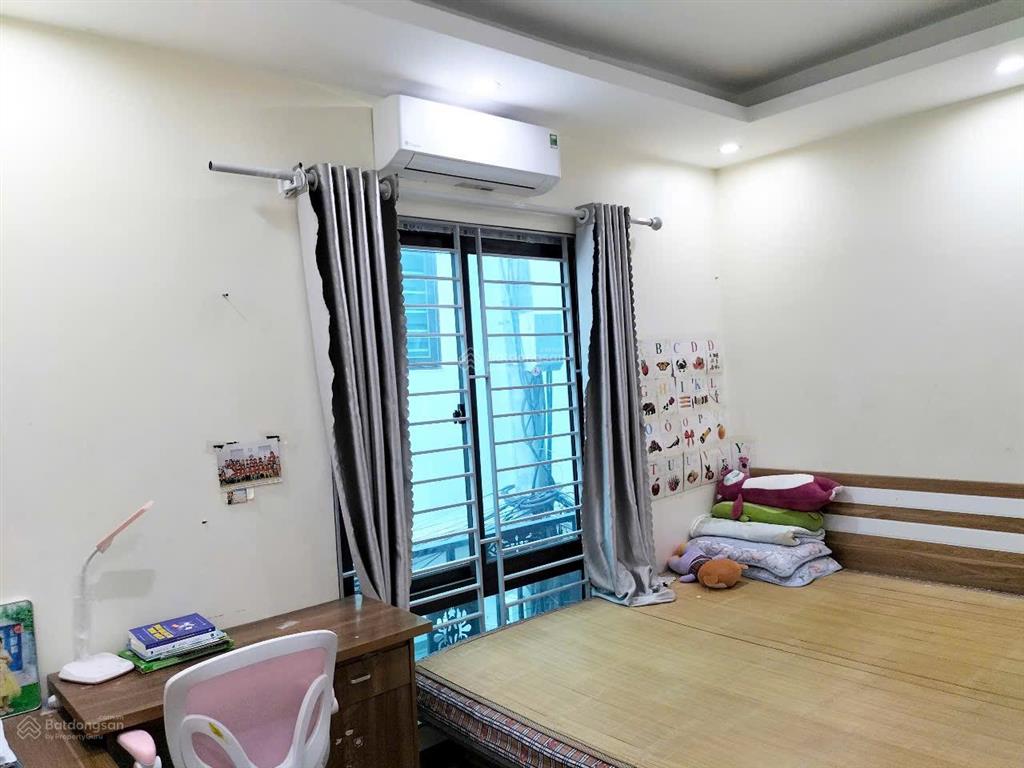 60m  4 tầng  ô tô vf3 vào nhà  cách mặt phố metro 7m  140triệu/1m  rẻ như cho