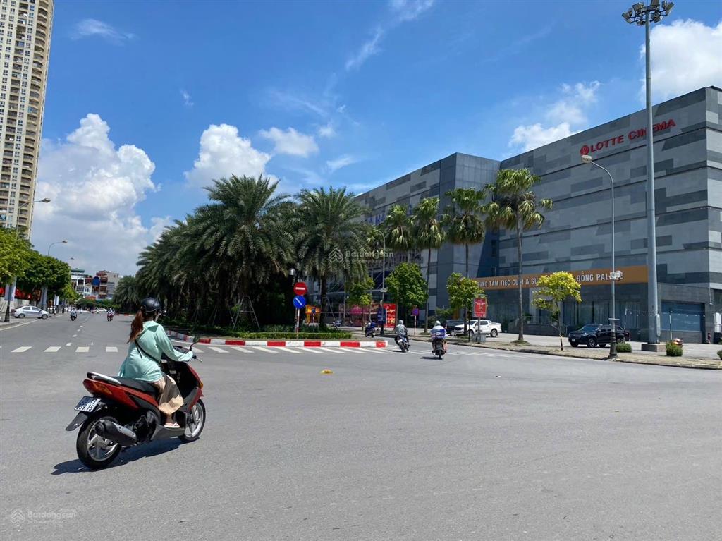 60m  4 tầng  ô tô vf3 vào nhà  cách mặt phố metro 7m  140triệu/1m  rẻ như cho