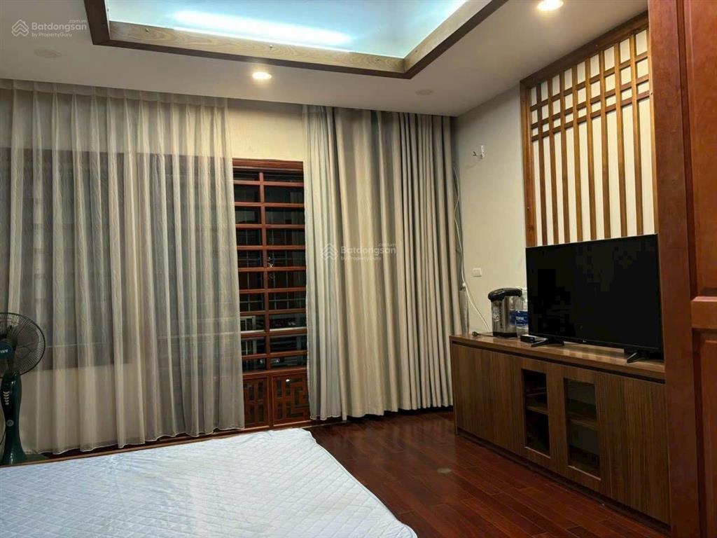 Nhà toàn gỗ  giá siêu rẻ  vị trí miễn bàn lk văn phú không lỗi gì 90m 19.9 tỷ