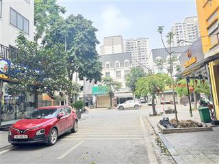 Nhà toàn gỗ  giá siêu rẻ  vị trí miễn bàn lk văn phú không lỗi gì 90m 19.9 tỷ
