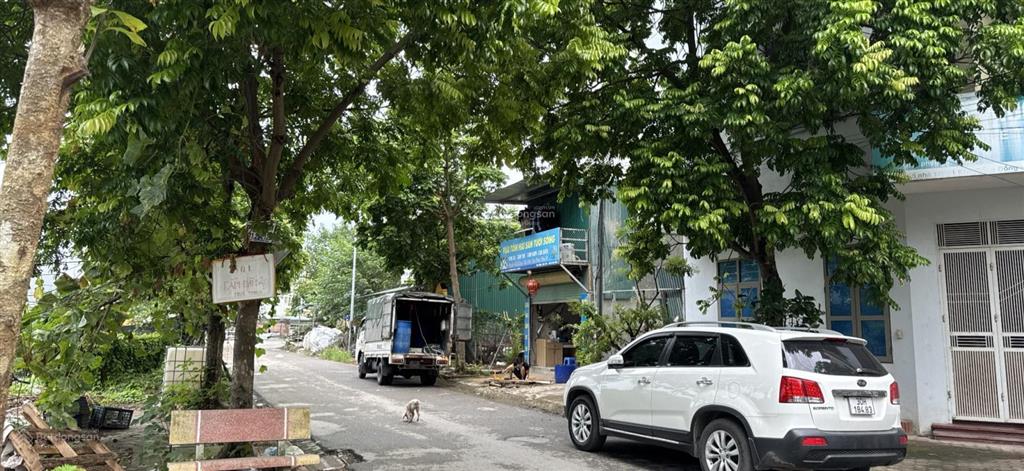 Bán gấp  view vườn hoa  cực thoáng không lỗi gì  2 vỉa hè 2 bên  rẻ nhất văn khê
