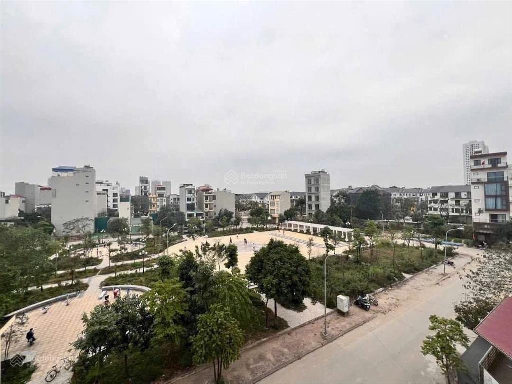View vườn hoa  đi bộ ra aeon mall  phân lô vỉa hè  gpxd 7 tầng  giá đầu tư