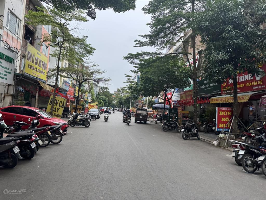 83m 5 tầng mt 5m  đường thông 3 ô tô tránh  hoàn thiện đẹp  lk kđt văn khê  không lỗi gì