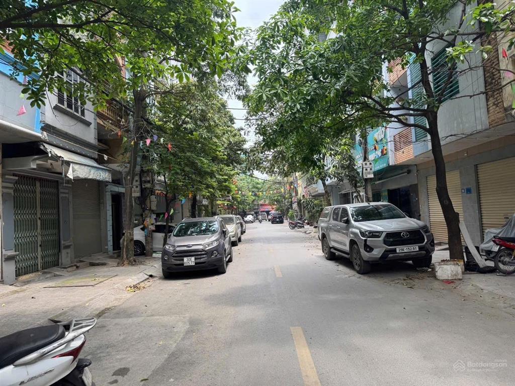 45m  5 tầng  mt 4.5m  mặt phố lý thường kiệt  đoạn phố thông 3 ô tô tránh  vỉa hè 4m