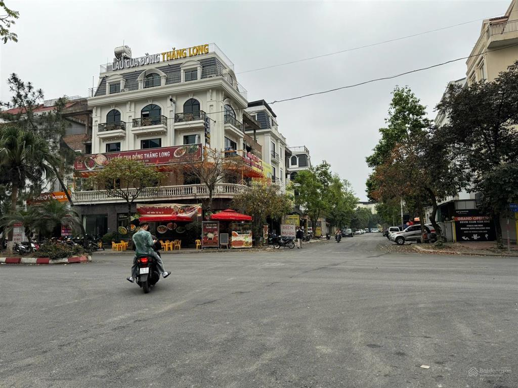 7 tầng thang máy  mặt tiền 5m  mặt phố đường đôi kđt văn khê  kinh doanh khốc liệt