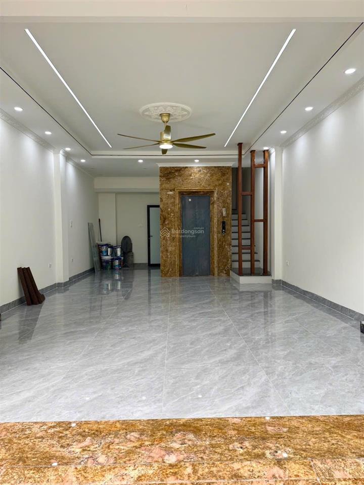 7 tầng thang máy  mặt tiền 5m  mặt phố đường đôi kđt văn khê  kinh doanh khốc liệt